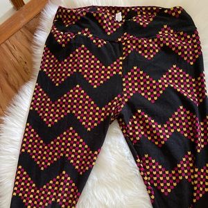 Lularoe gold and red leggings